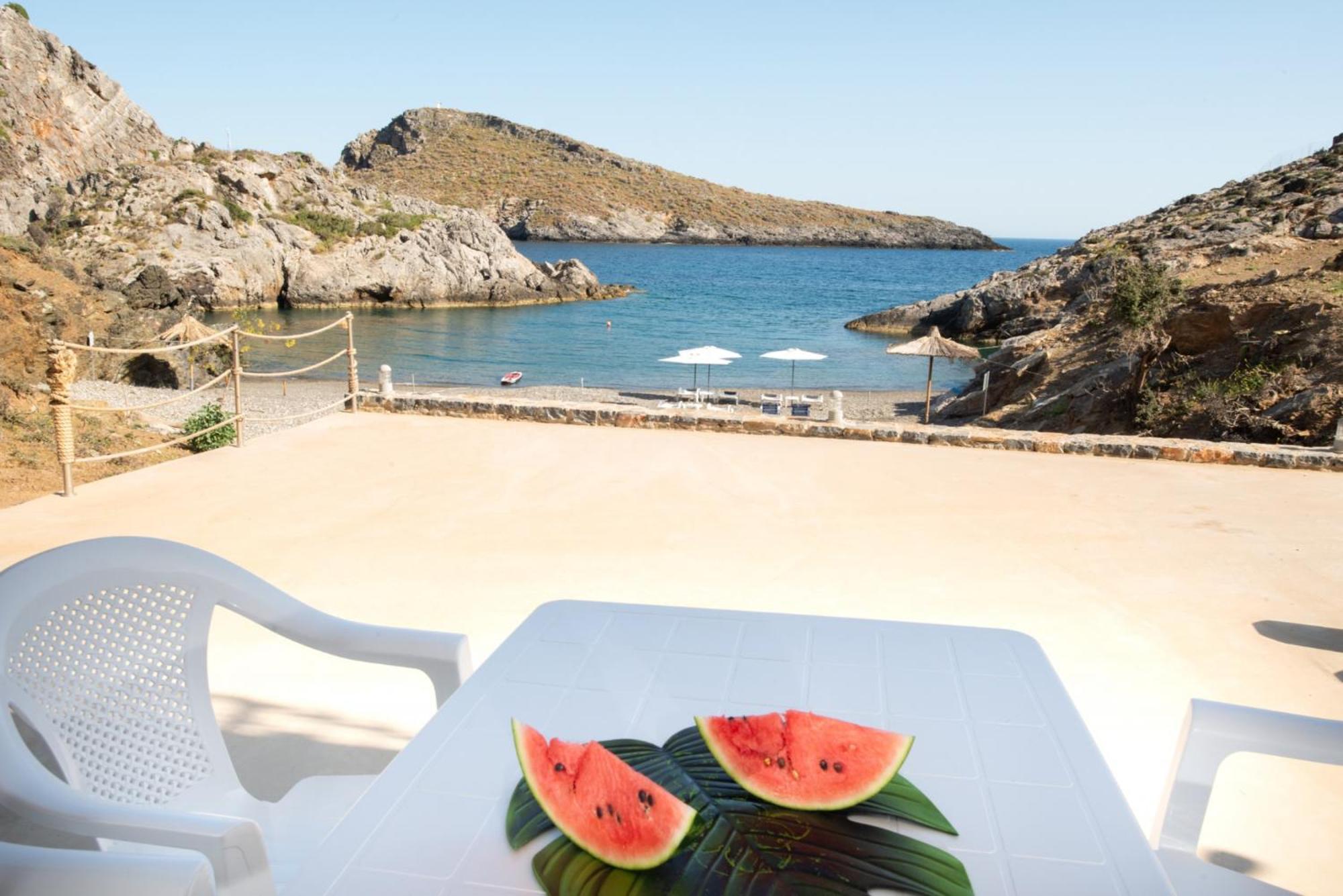 Beachfront Studio Kyma West ~ Crete'S Hidden Gem Kali Limenes Bagian luar foto